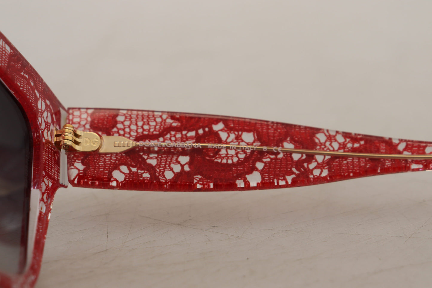 Dolce & Gabbana Rote Sonnenbrille DG4231F Spitze Acetat Rechteck Shades