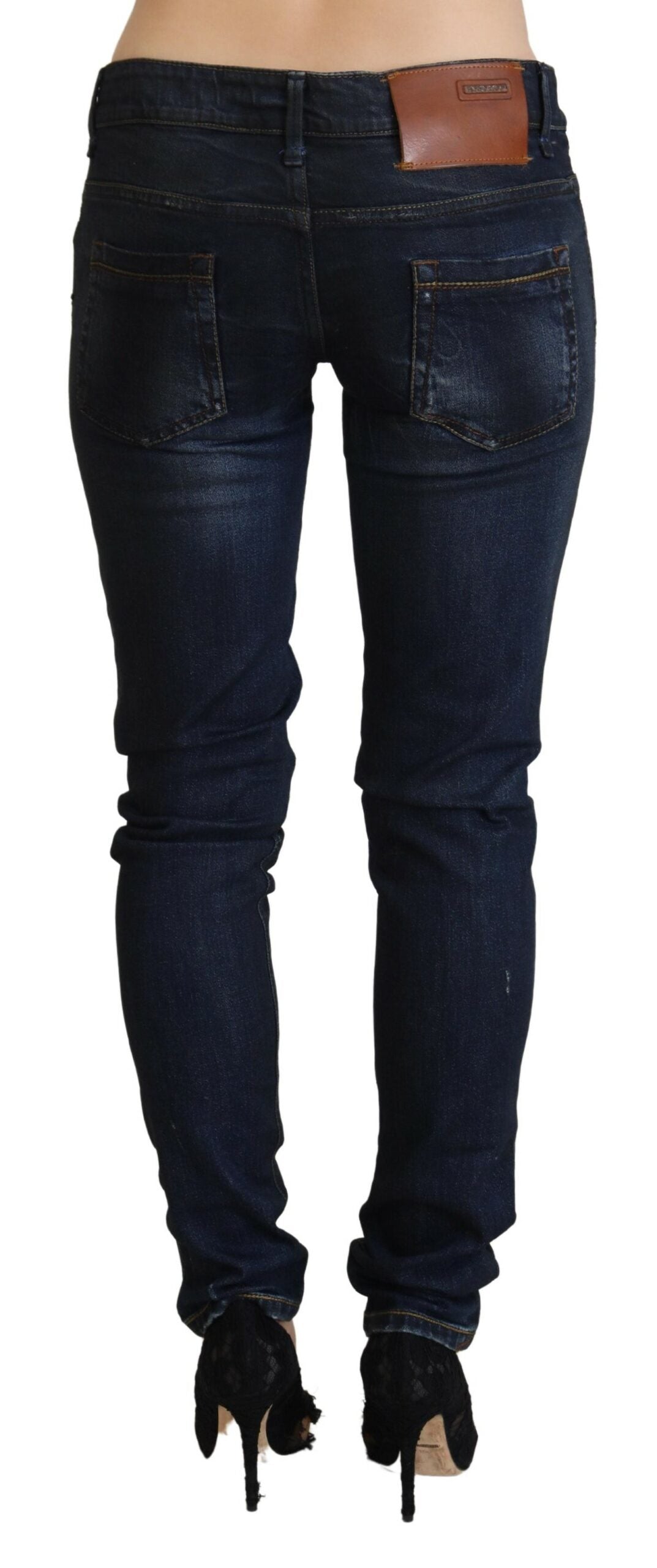Acht Blaue Low Waist Slim Fit Damen Denim Jeans