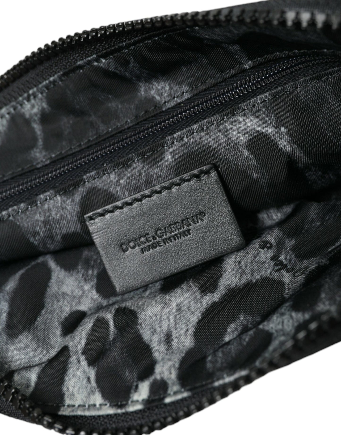 Dolce & Gabbana Schwarzes Nylon Logo Plaque Schlüsselanhänger Tasche Clutch