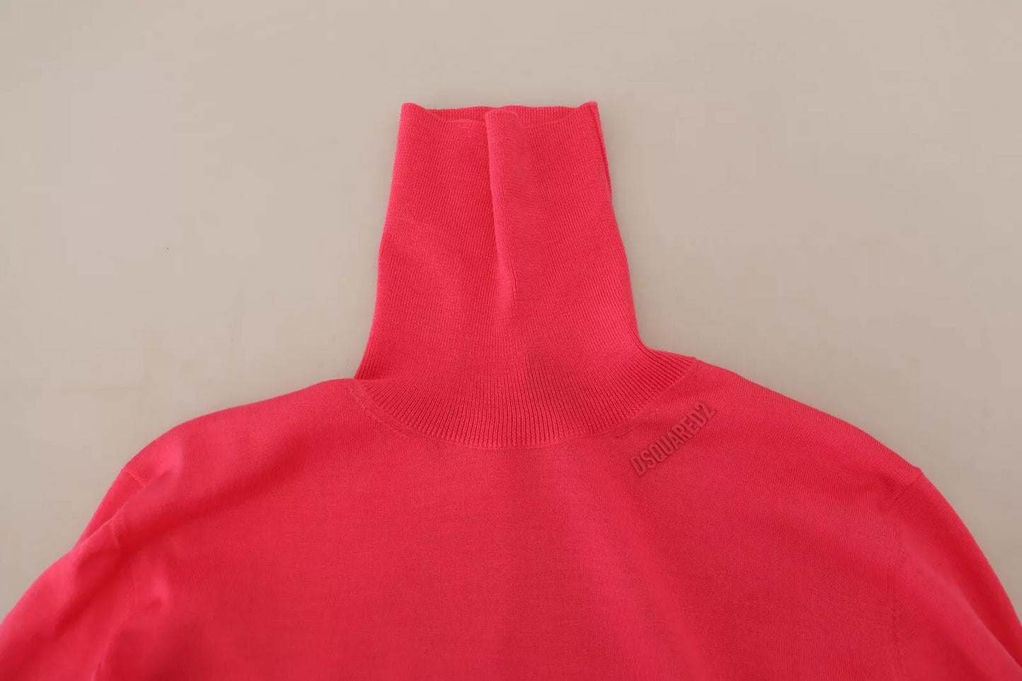 Dsquared² Rosafarbener Pullover mit langen Ärmeln und Rollkragen