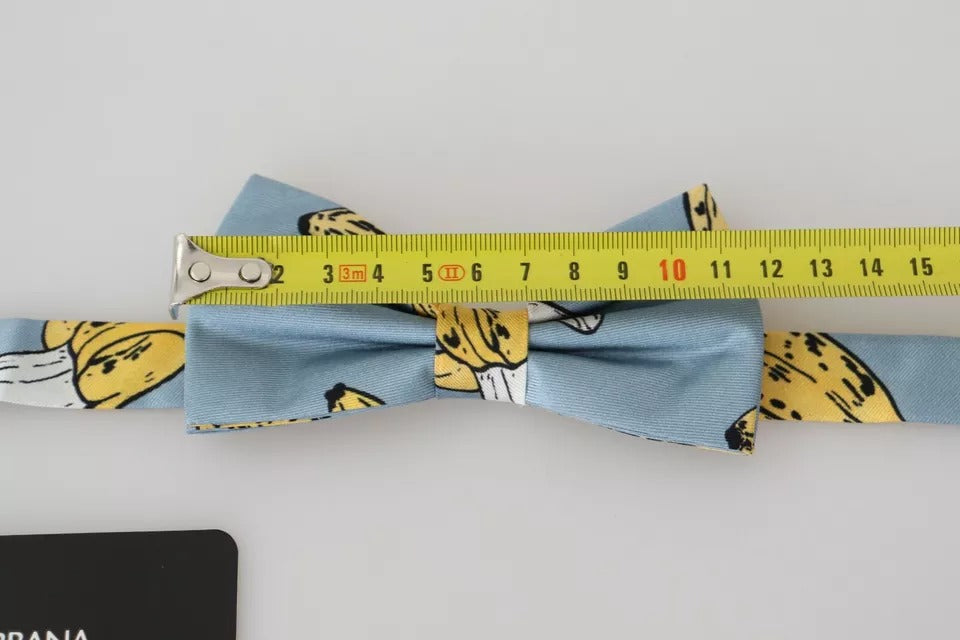 Dolce & Gabbana Hellblaue Seidenfliege mit Bananendruck für Männer