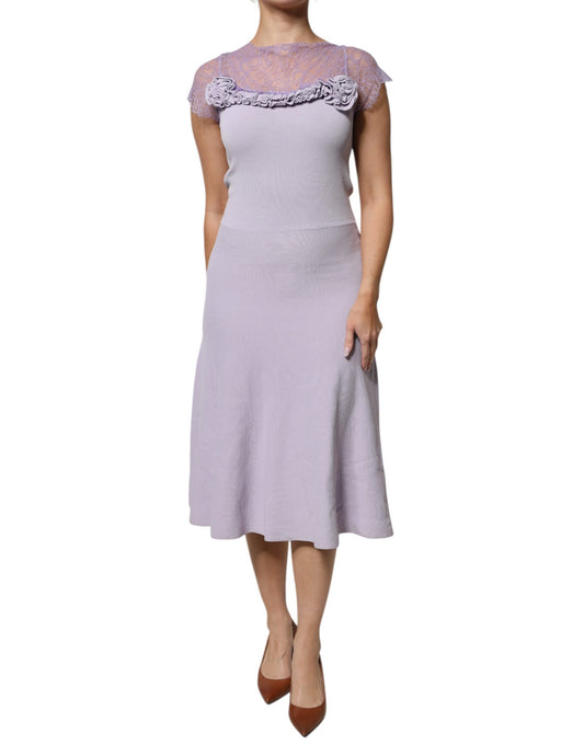 Blumarine Lila Kurzärmeliges Midikleid mit floralem Spitzenbesatz in A-Linie