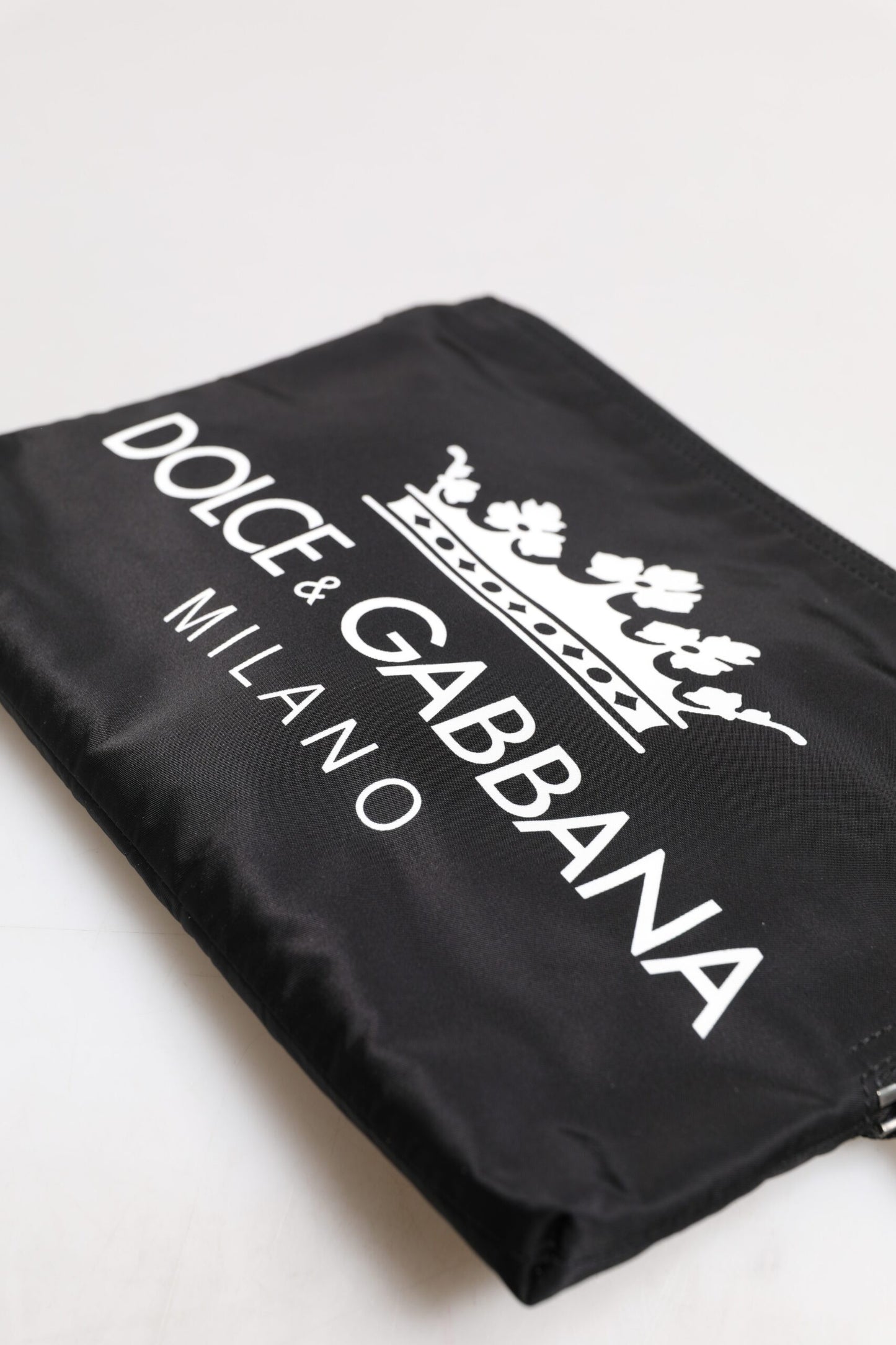 Dolce & Gabbana Schwarze DG Milano Print Nylon Pouch Clutch Tasche