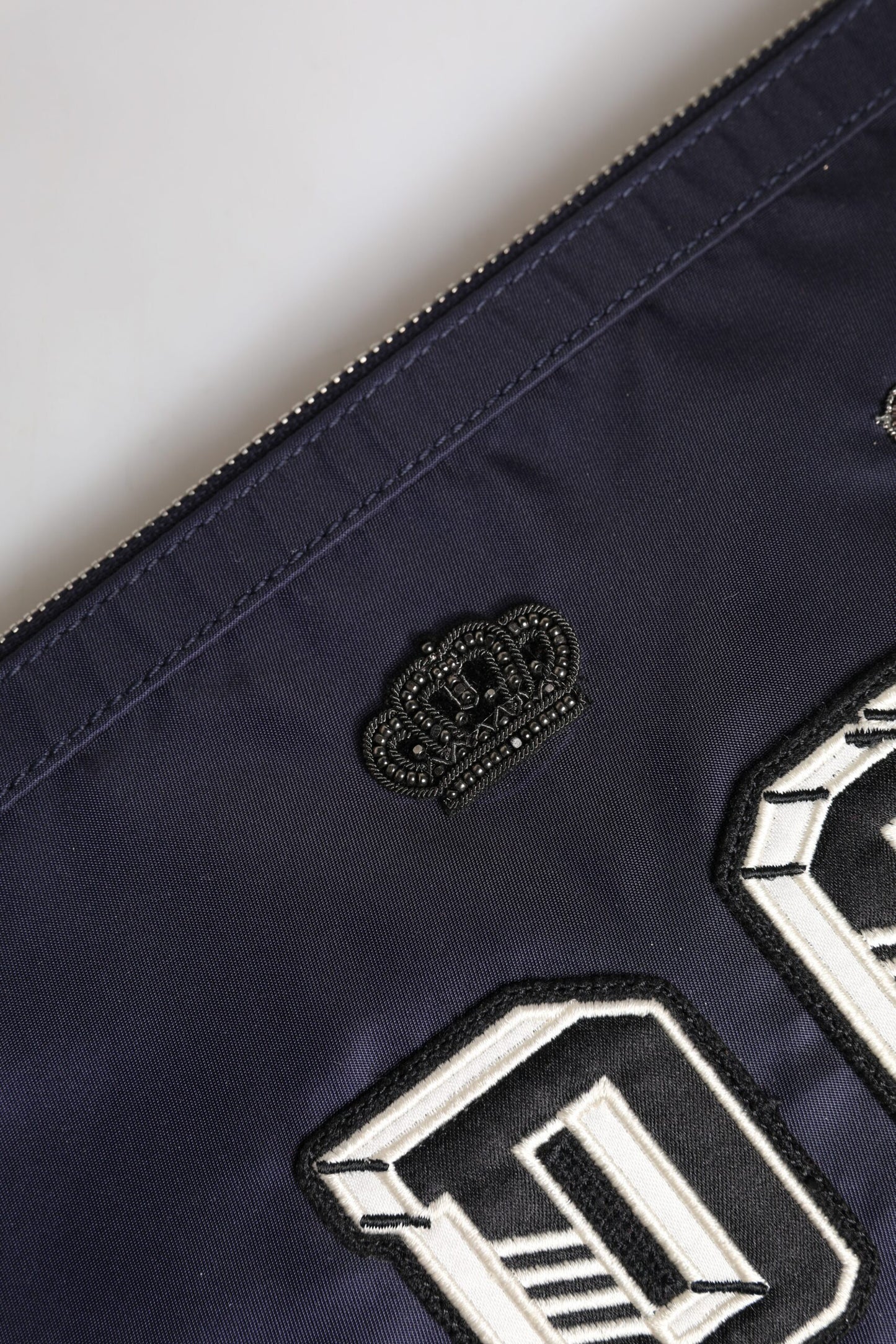 Dolce & Gabbana Blaue DG Logo Patch verschönerte Beutel Clutch Tasche