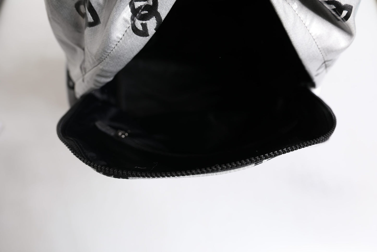 Dolce & Gabbana Polyester Grau Schwarz DG Logo Plaque Rucksack Tasche