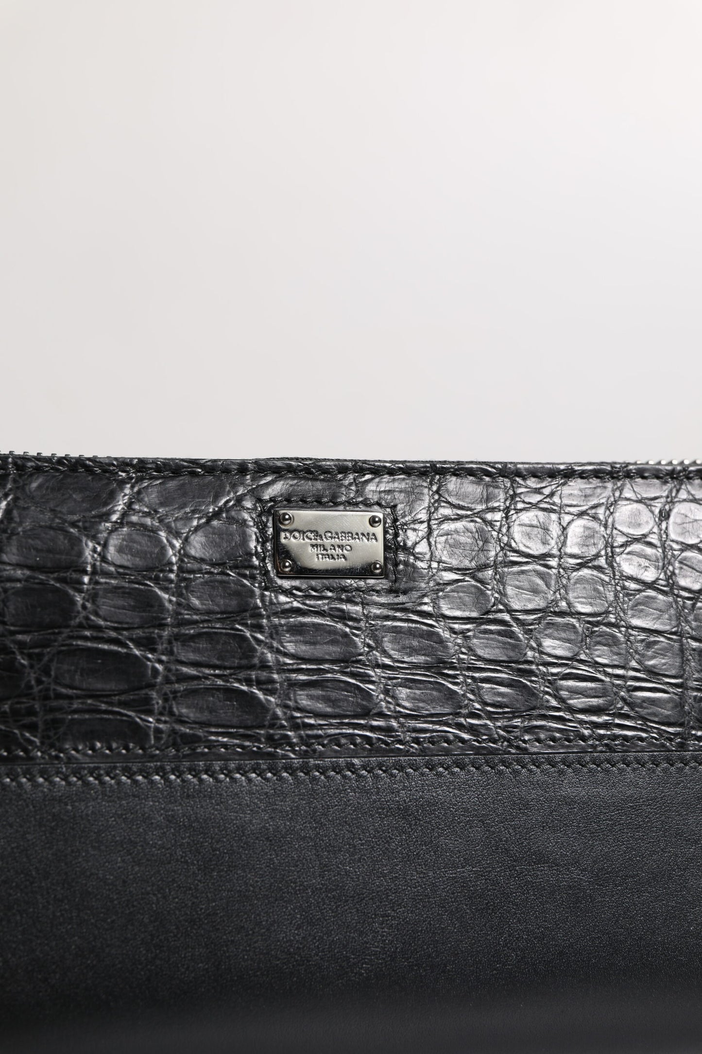 Dolce & Gabbana Schwarzes Leder Logo-Plakette Zip Around Continental Brieftasche