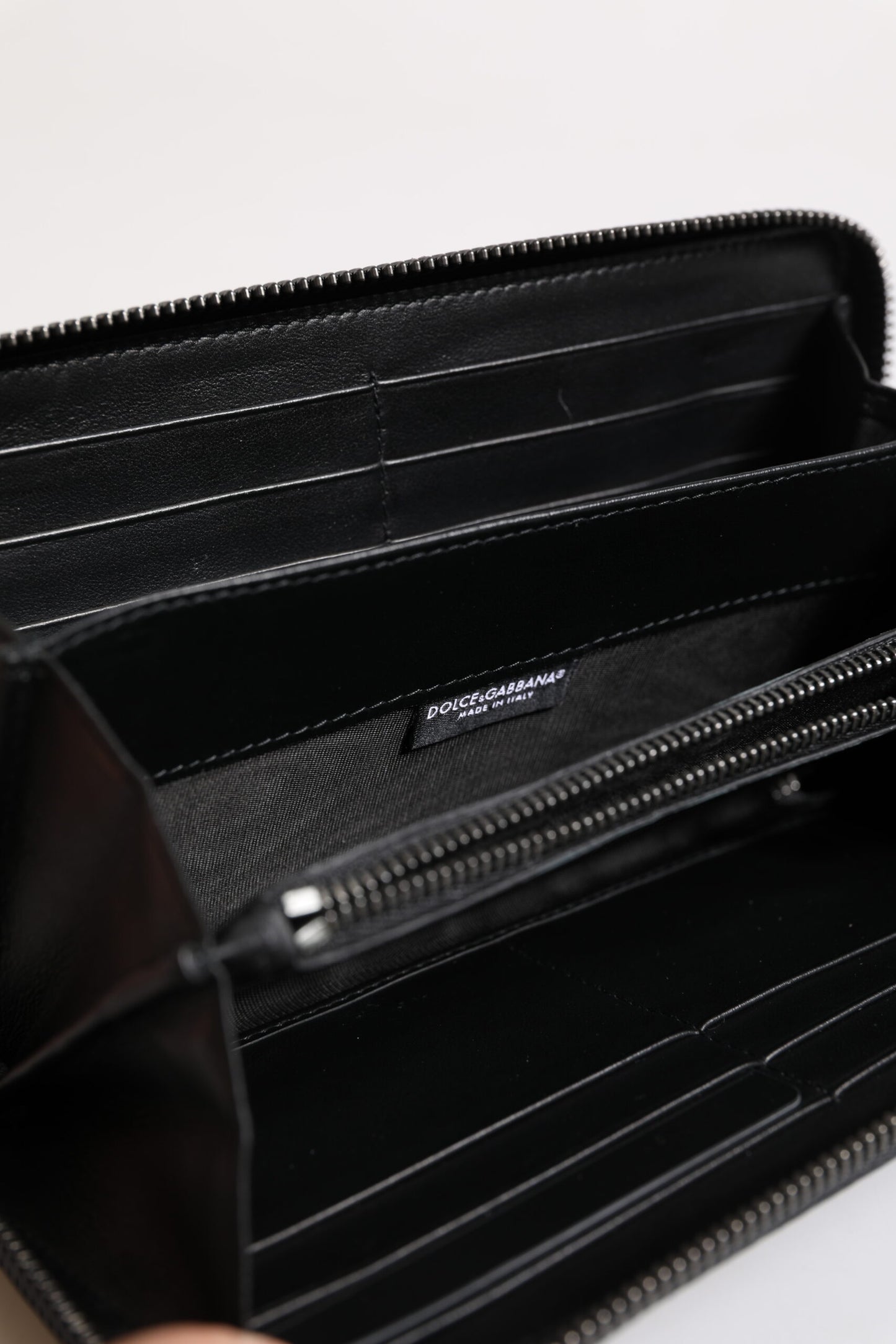 Dolce & Gabbana Schwarz-Blau Exotisches Leder Geprägte Kontinental Brieftasche