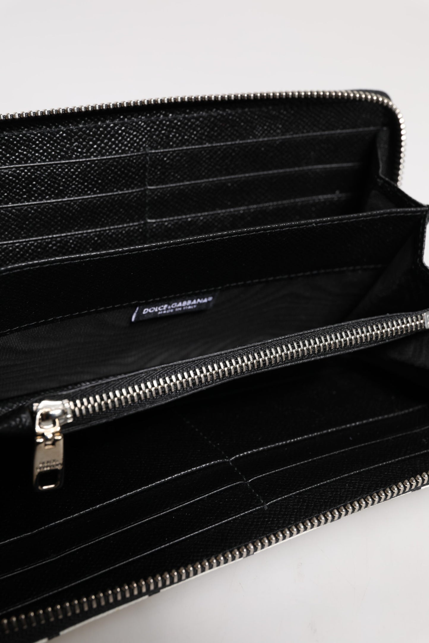 Dolce & Gabbana Weißes Leder DG Crown Royals Continental Zip um Brieftasche