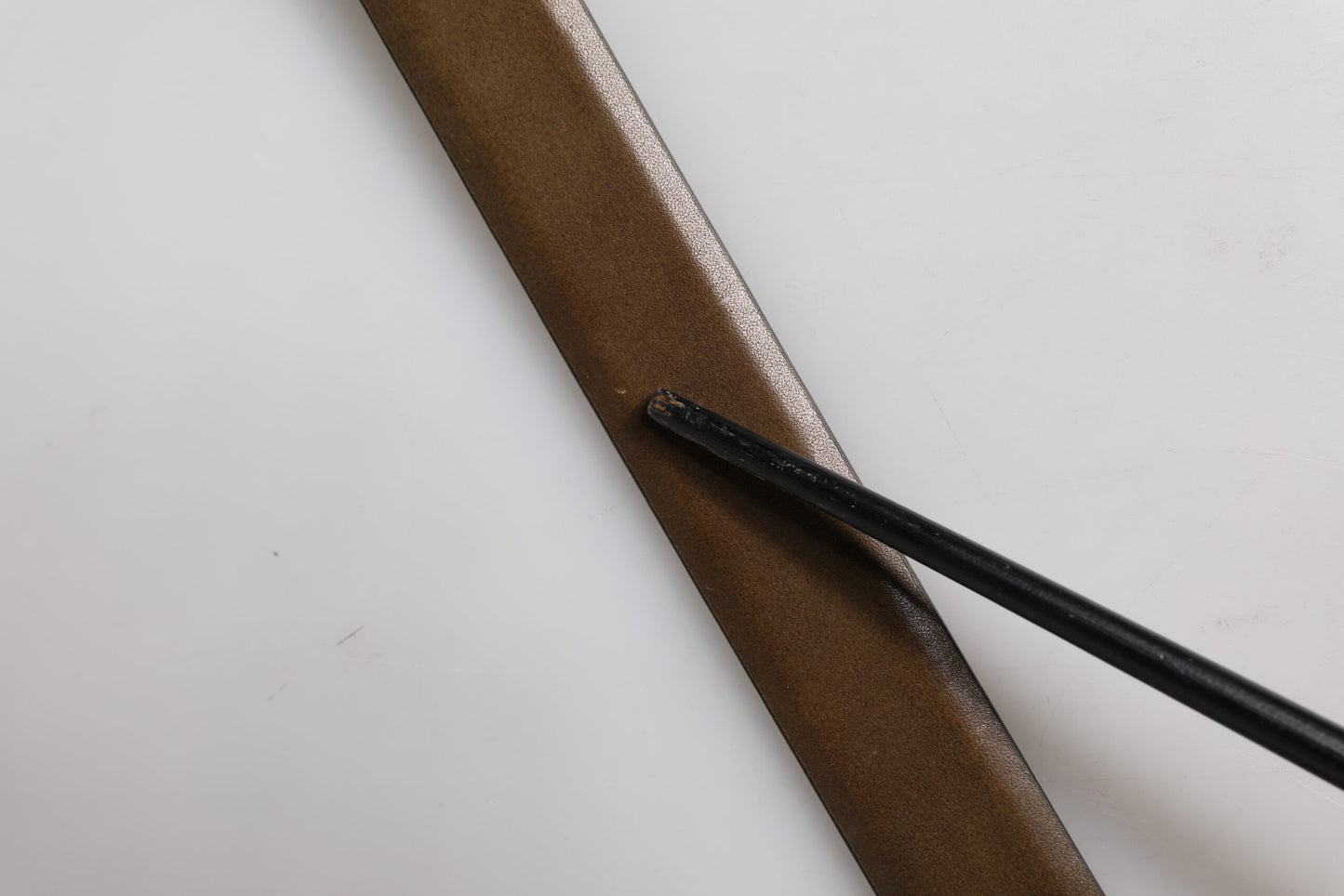 Dolce & Gabbana Brauner Ledergürtel mit klassischer Metall-Logo-Schnalle