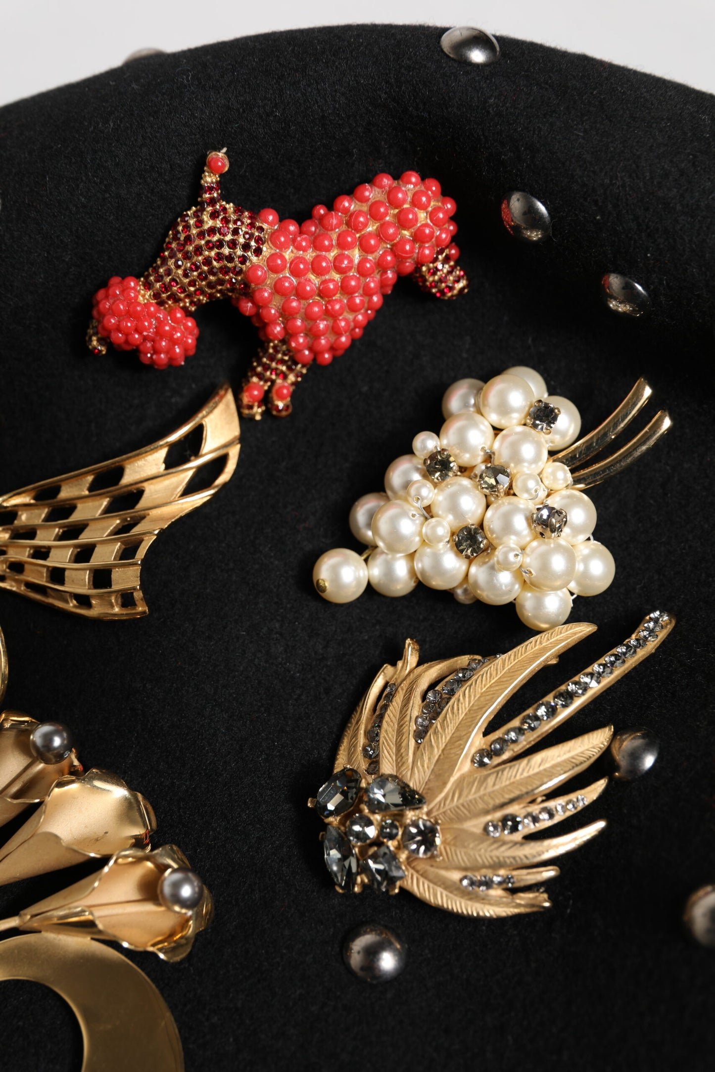 Dolce & Gabbana Schwarzer Wolle Multicolor verschönert Cloche Hut