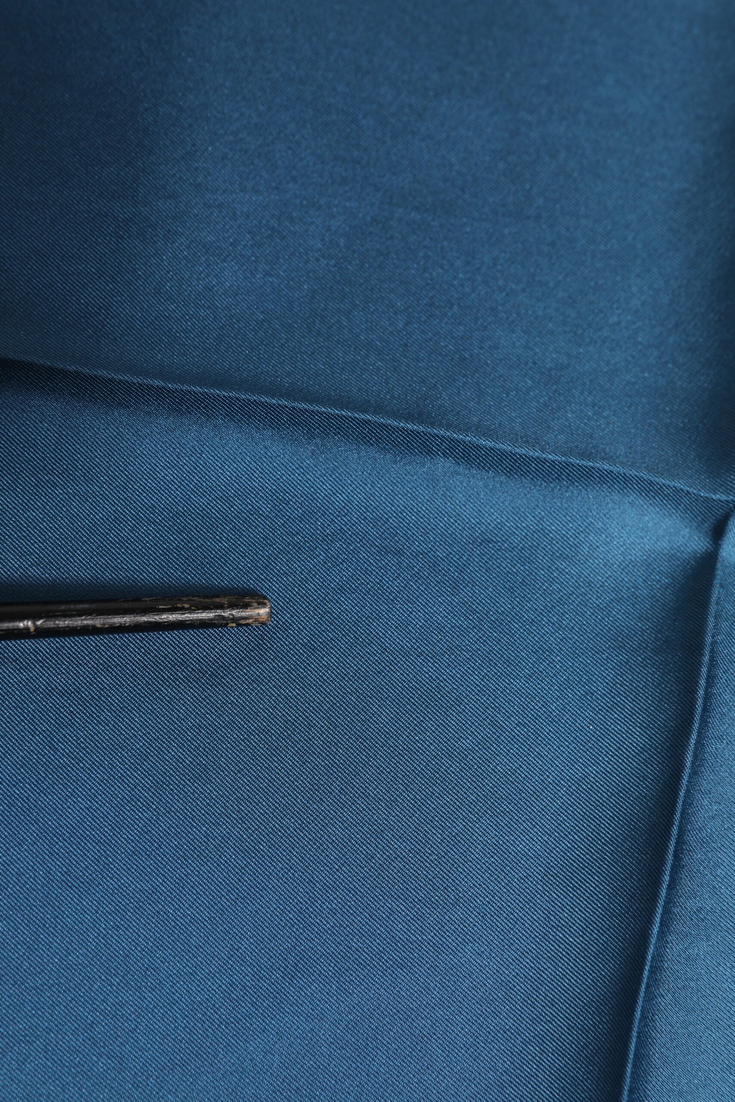 Dolce & Gabbana Blauer DG Crown Silk Square Herren Foulardschal