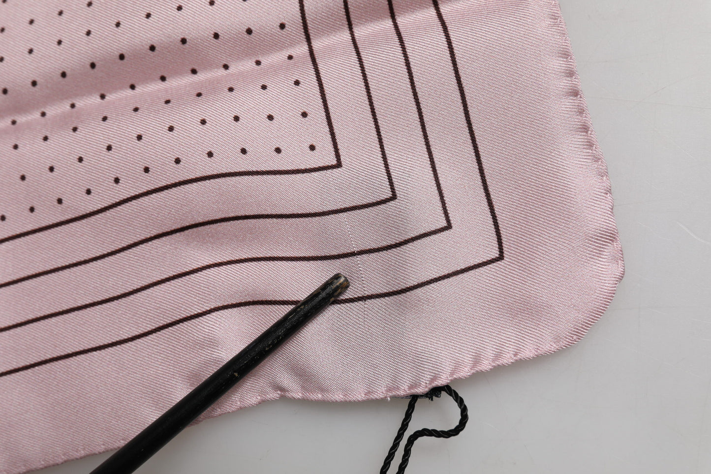 Dolce & Gabbana Beige gepunktetes Seidenquadrat Herren-Foulardtuch