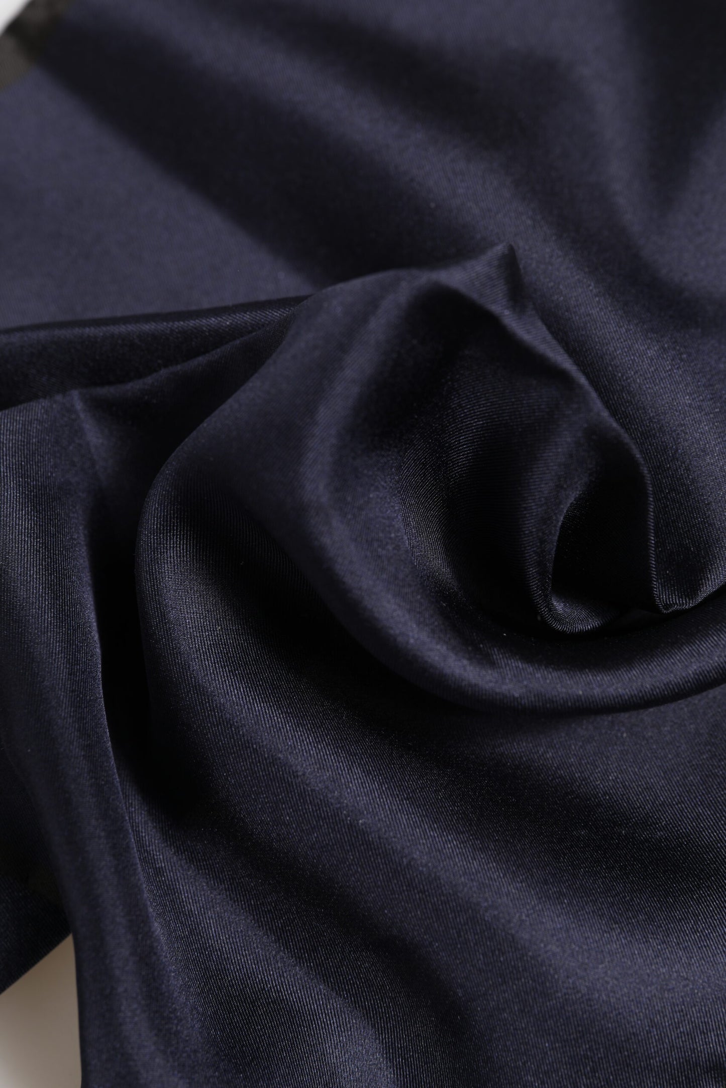 Dolce & Gabbana Blauer DG Crown Silk Square Herren Foulardschal