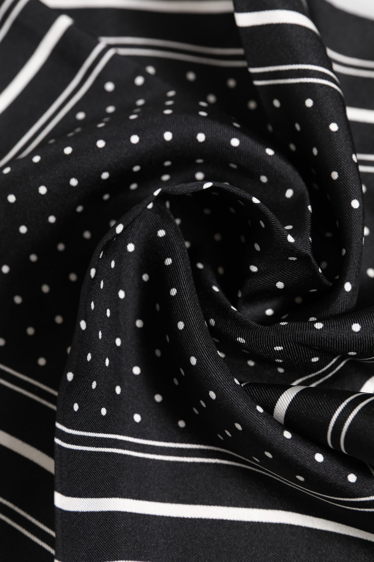 Dolce & Gabbana Schwarz Weiß Polka Dot Herren Foulard Schal