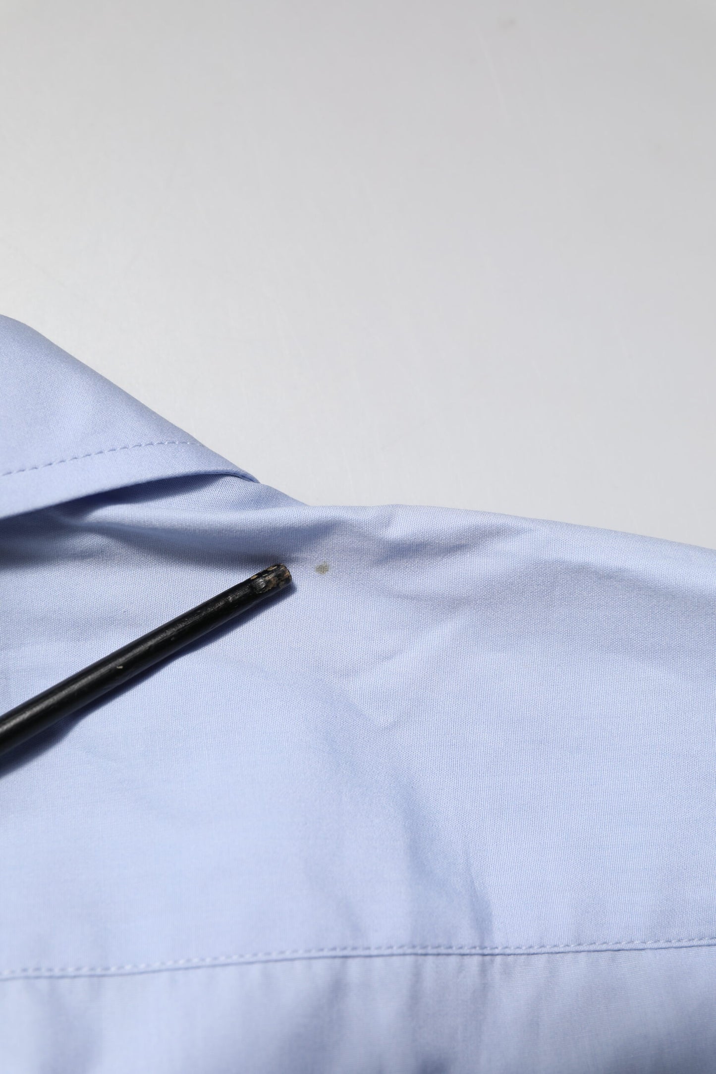 Dolce & Gabbana Hellblaues Baumwollhemd mit langen Ärmeln