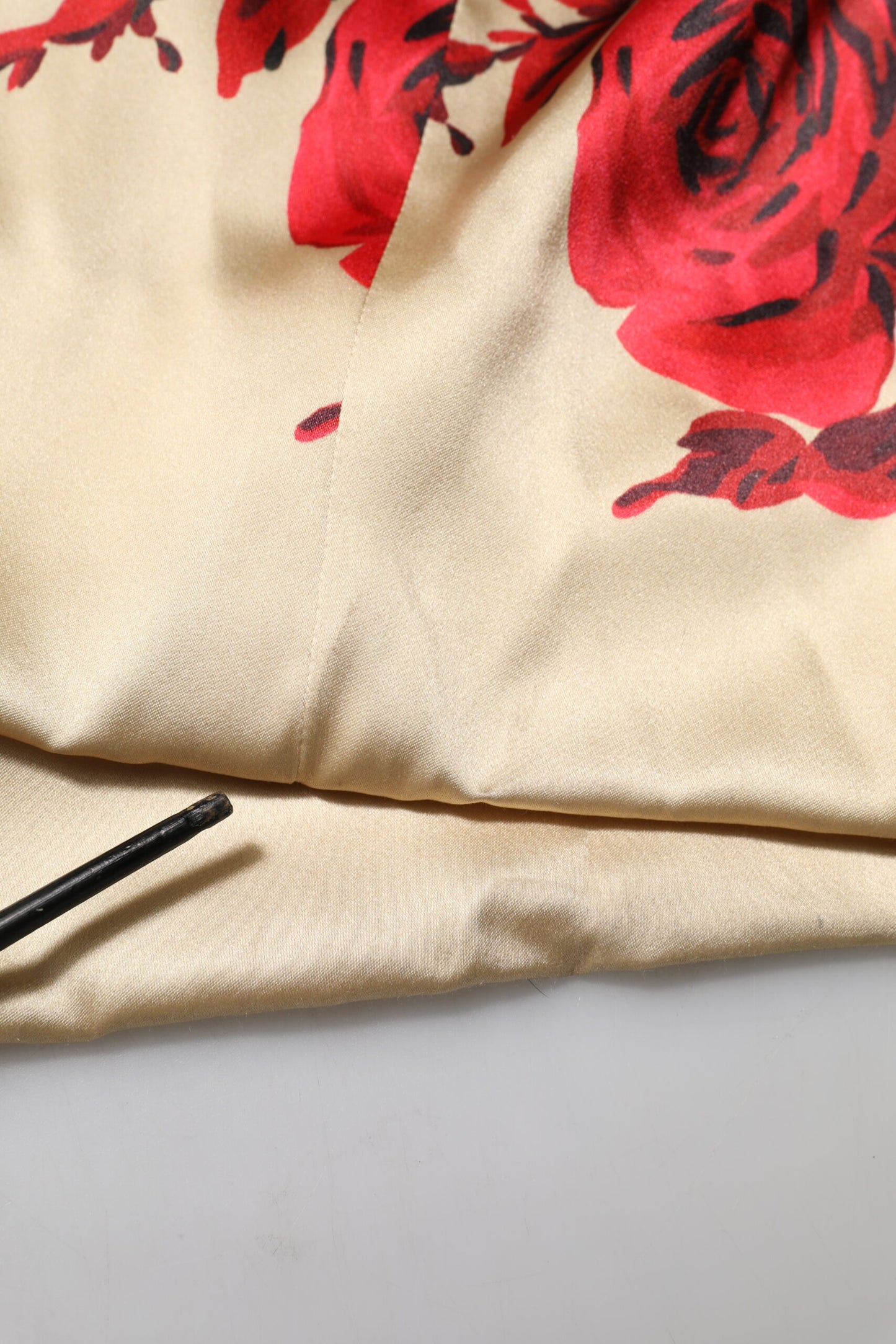 Dolce & Gabbana Beigefarbenes geblümtes Spaghettiträger-Etuikleid