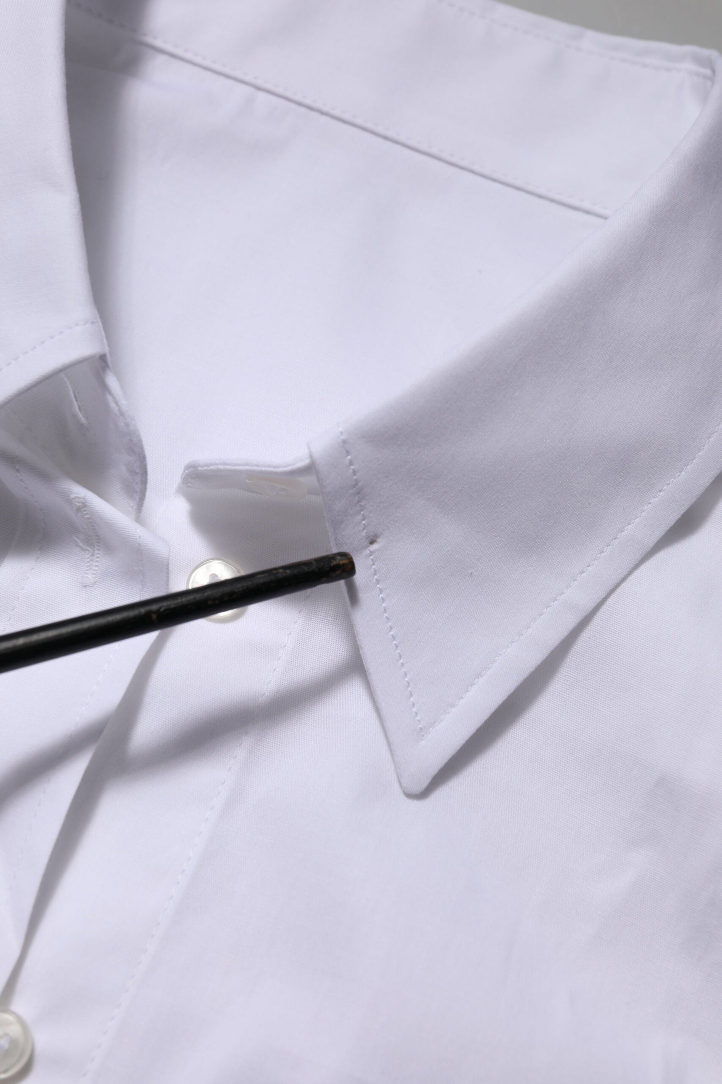 Dolce & Gabbana Weißes Baumwollhemd mit langen Ärmeln und Kragen