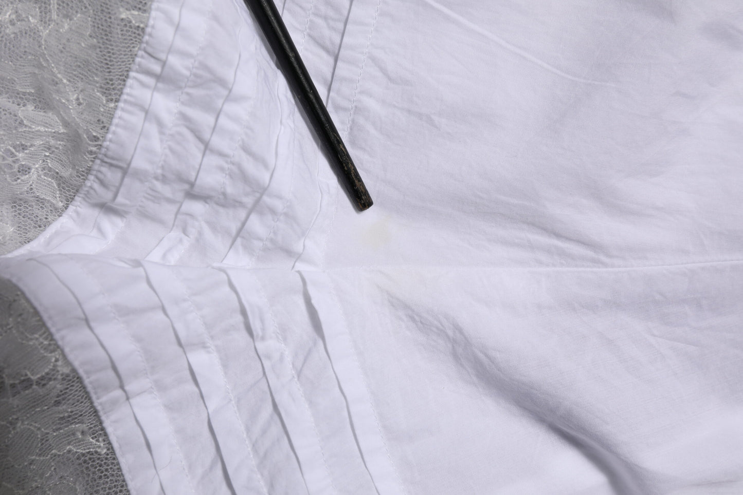 Dolce & Gabbana Weiße Shorts aus Baumwolle mit Spitzenbesatz und hoher Taille