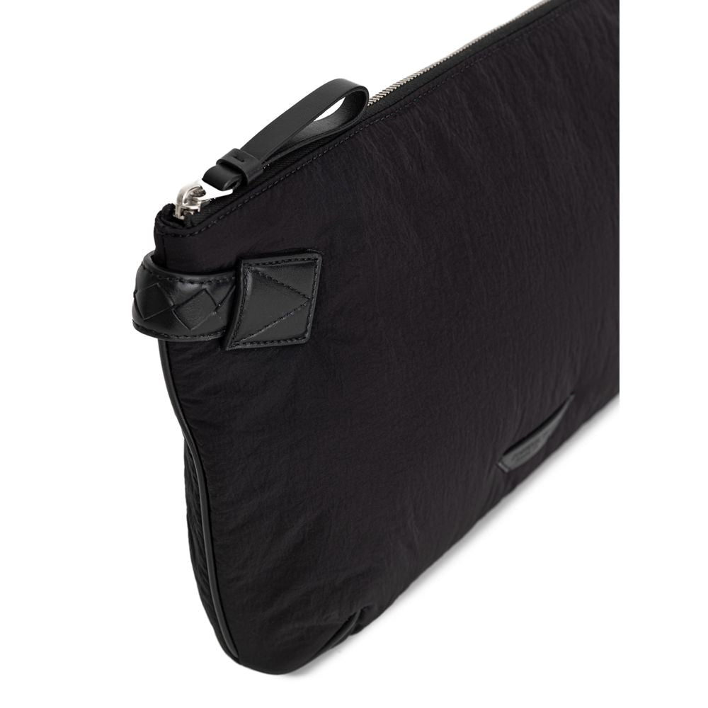 Bottega Veneta Schwarze Nylon-Clutch-Tasche