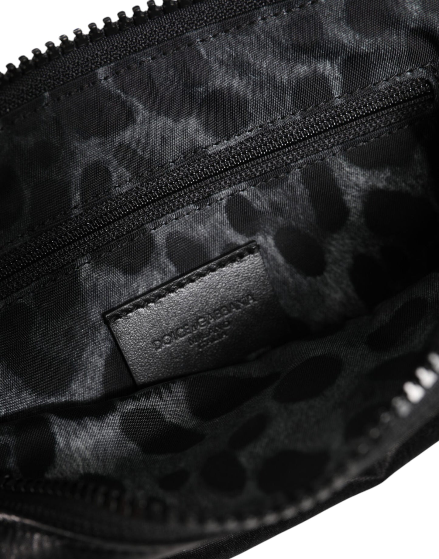 Dolce & Gabbana Schwarzes Nylon Logo Plaque Schlüsselanhänger Tasche Clutch