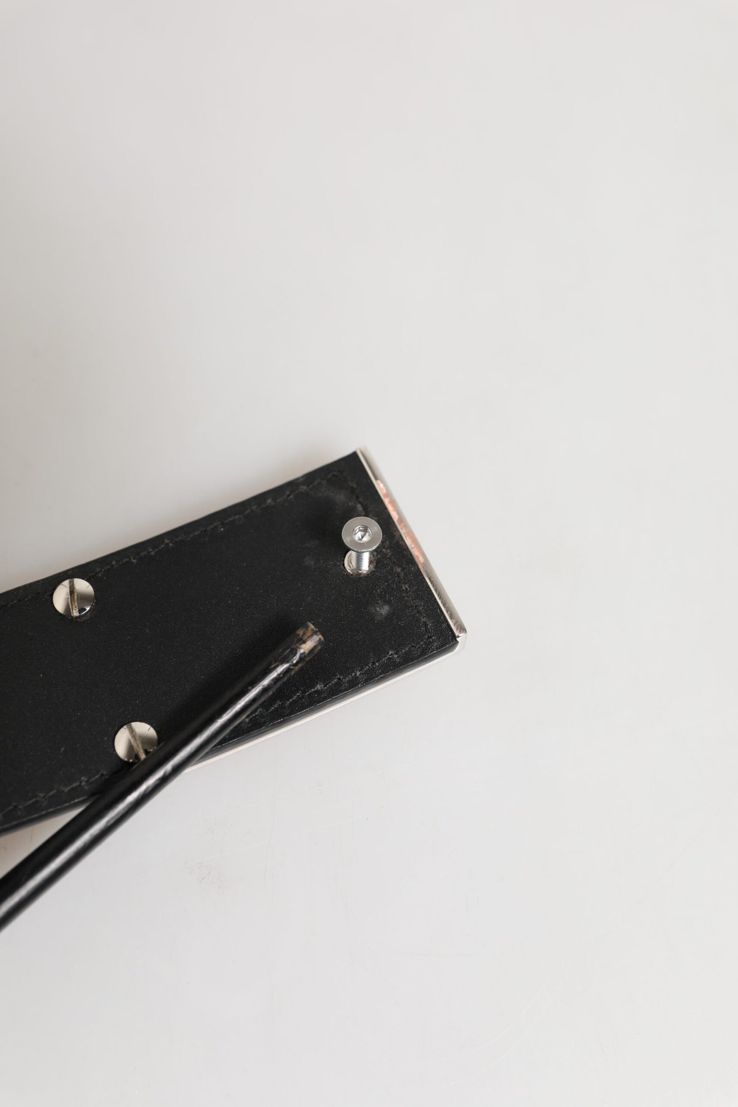 Dolce & Gabbana Schwarzer Leder-Gürtel mit klassischer Metall-Logo-Schnalle