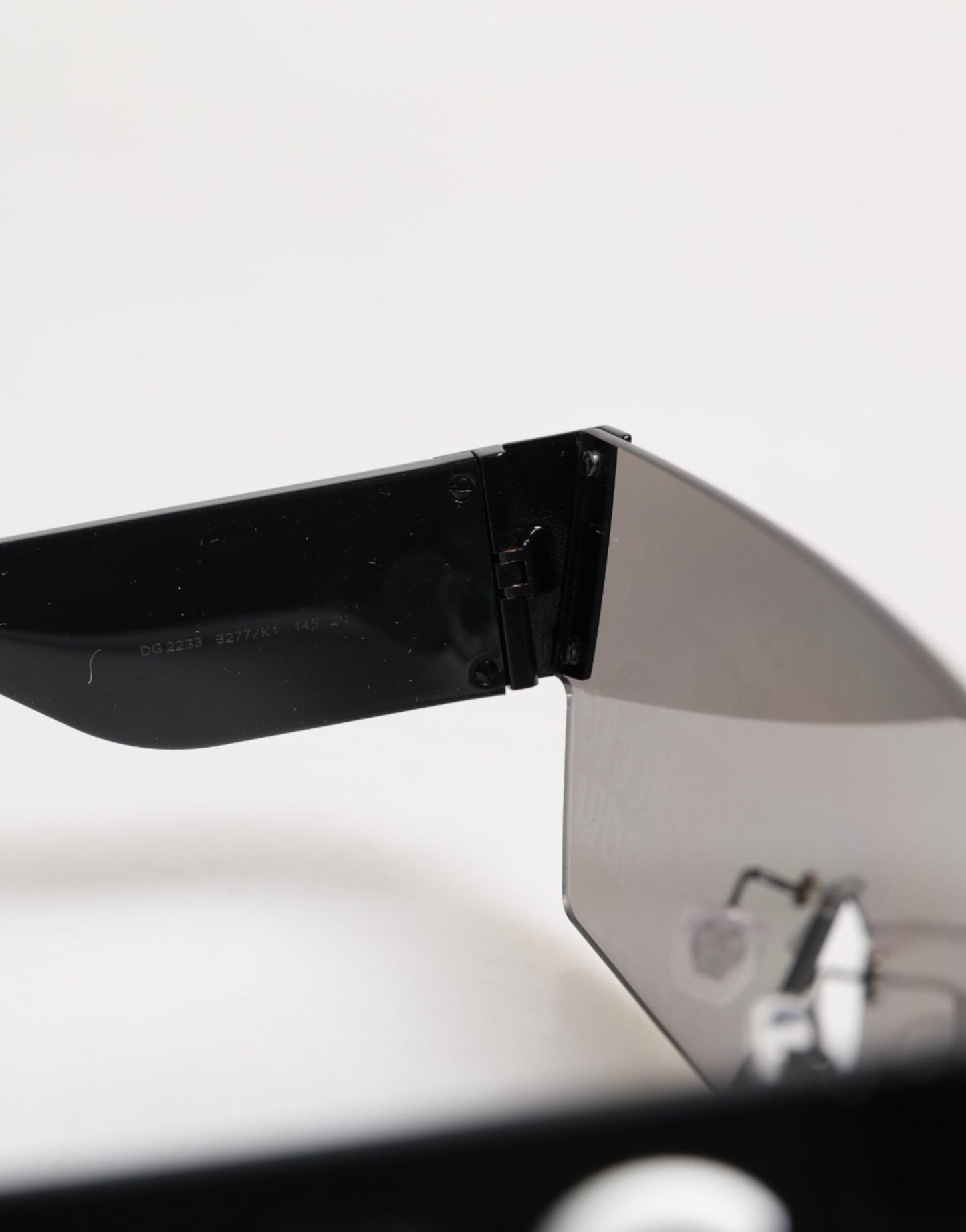 Dolce & Gabbana Schwarzer Metallrahmen DNA Graffiti DG2233 Eyewear Sonnenbrillen