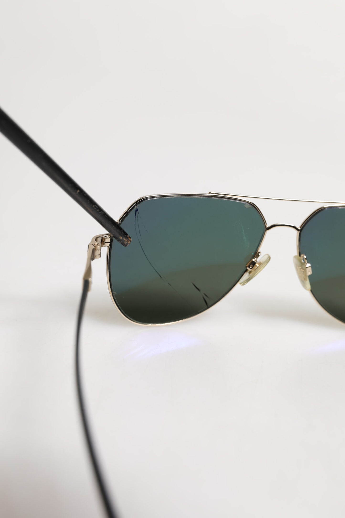 Dolce & Gabbana Schwarze 18K vergoldete Sonnenbrille aus polarisiertem Stahl DG2133K