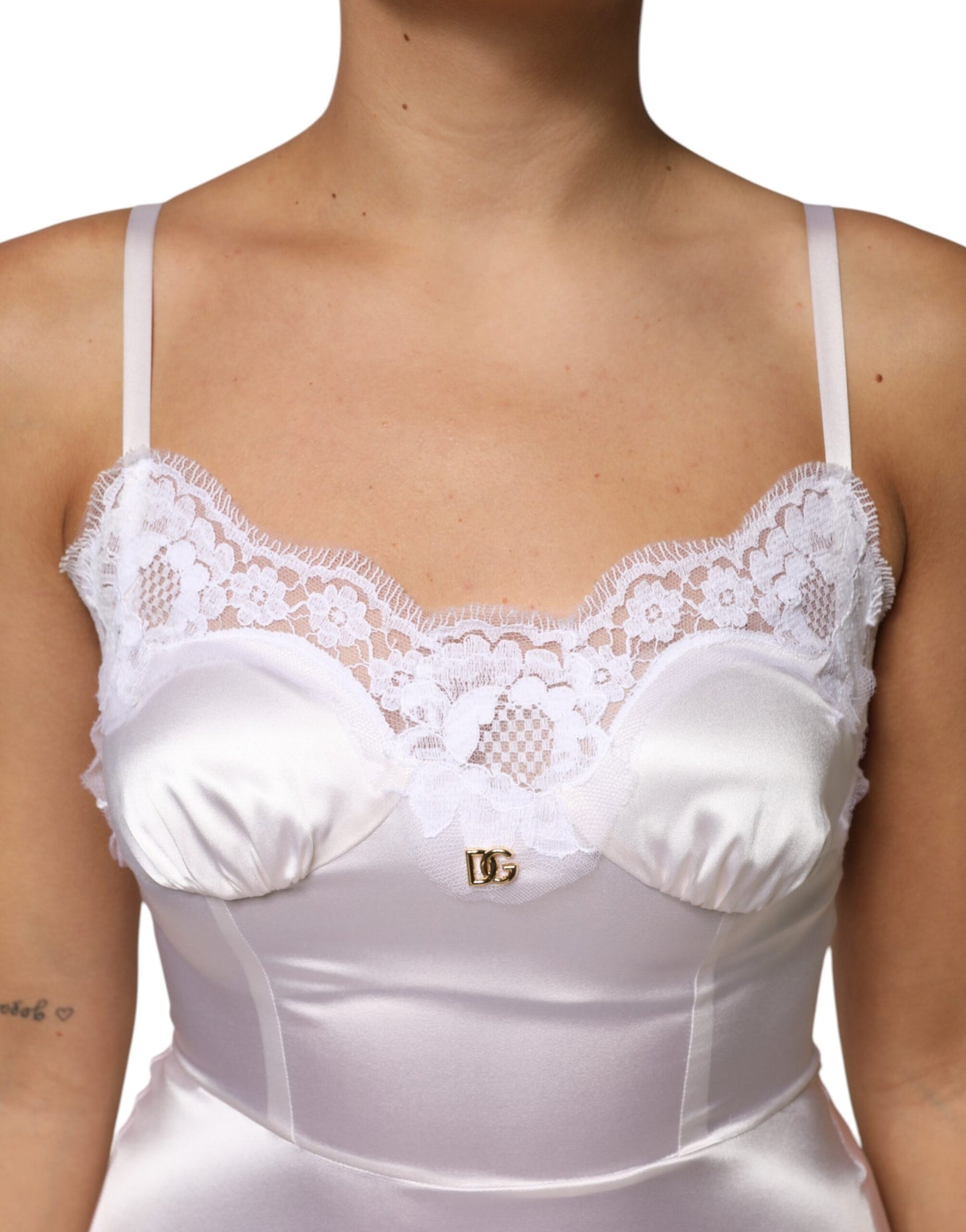 Dolce & Gabbana Weißes Spitzenkleid mit goldenem DG-Logo aus Seide Nachtwäsche