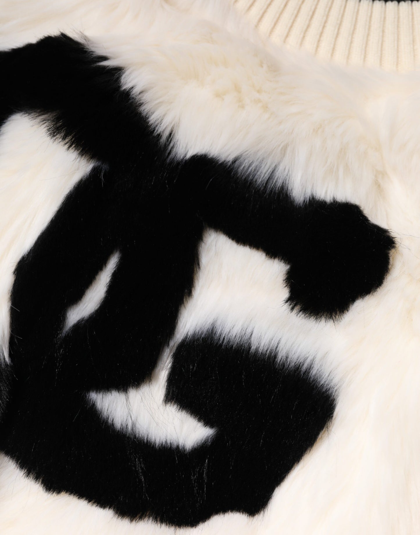 Dolce & Gabbana Weißer Cropped DG Sweatshirt Pullover aus Kunstfell