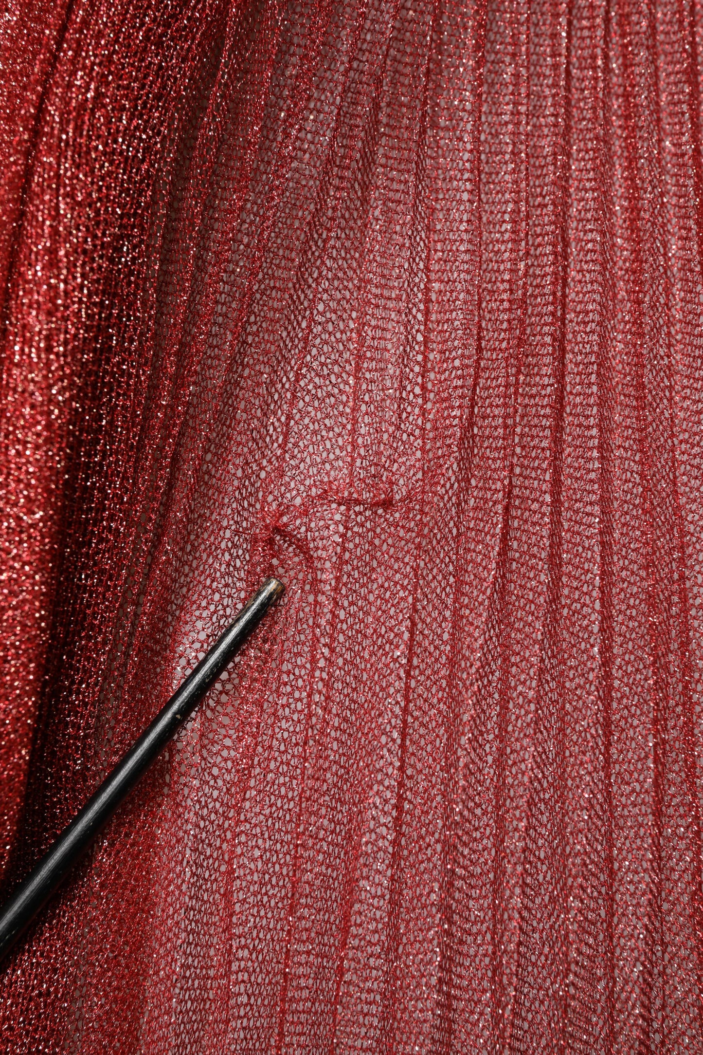 Dolce & Gabbana Burgunderfarbenes ärmelloses Midi-Kleid in A-Linie aus Mesh