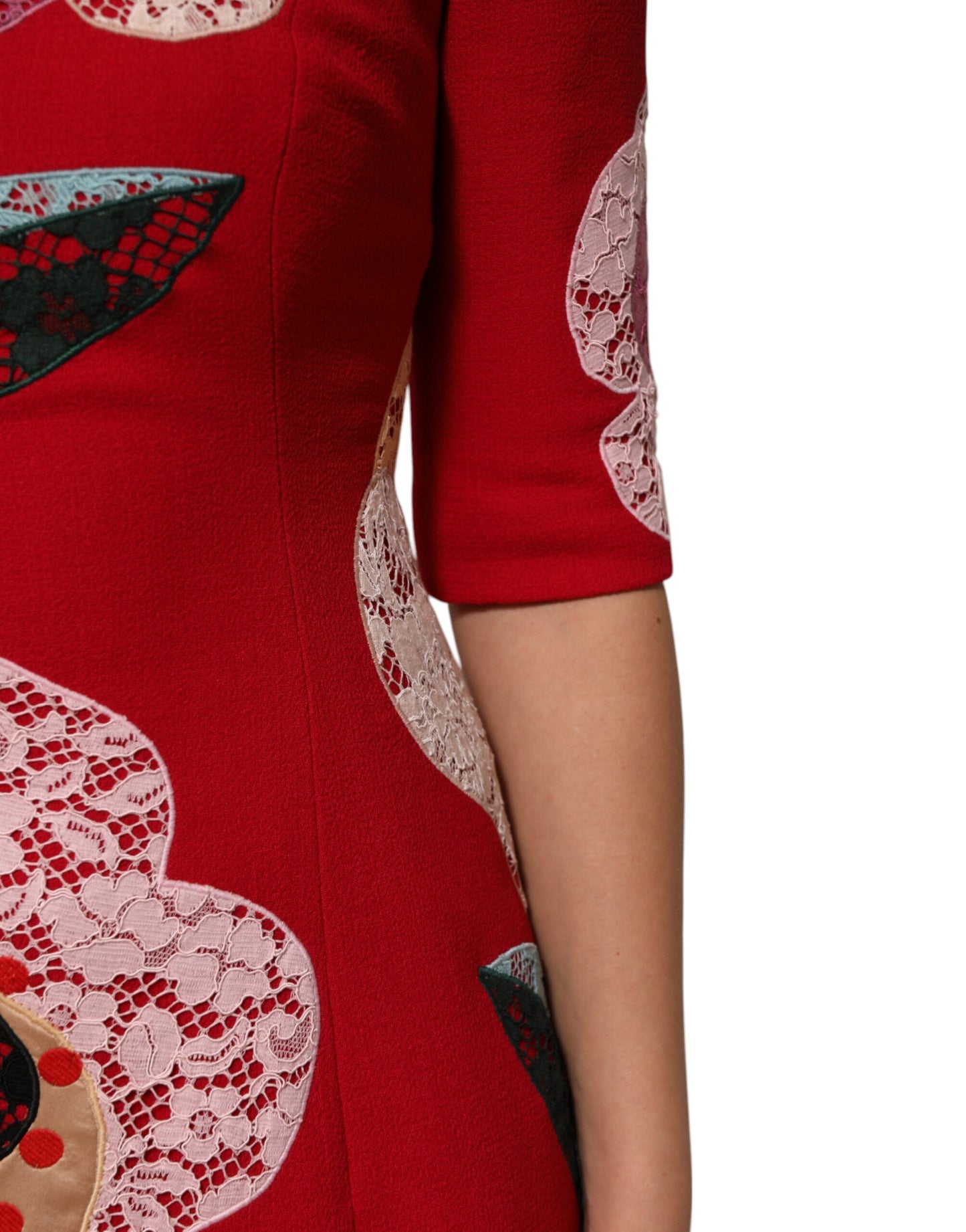 Dolce & Gabbana Rotes Minikleid mit Blumenapplikationen aus Spitze und A-Linie