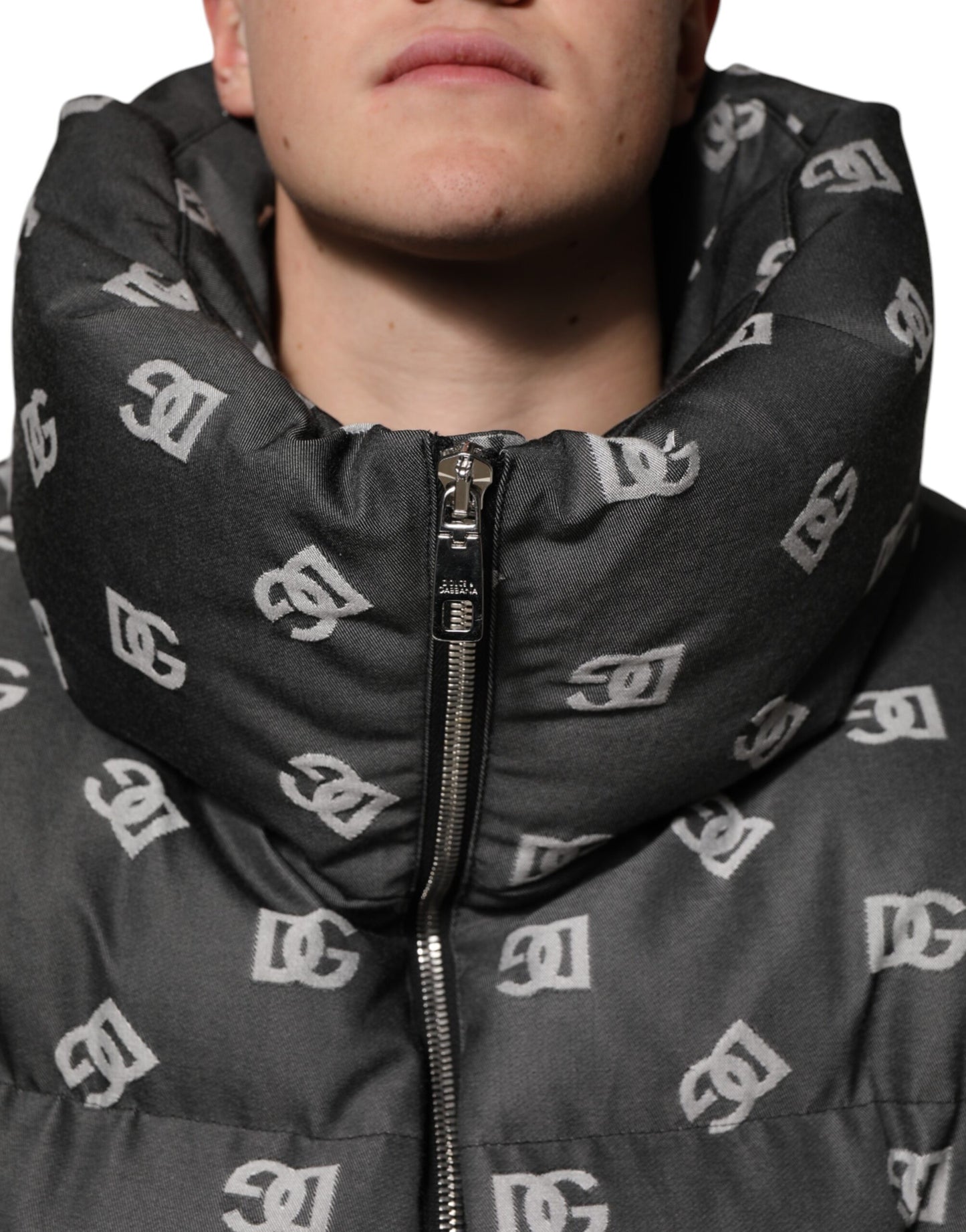Dolce & Gabbana Schwarze DG Monogram Full Zip Pufferjacke für Männer